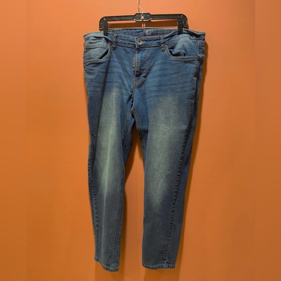 Chaps Jeans men’s size 38” x 30 skinny fit blue denim stretchy faded soft comfy - Picture 1 of 11